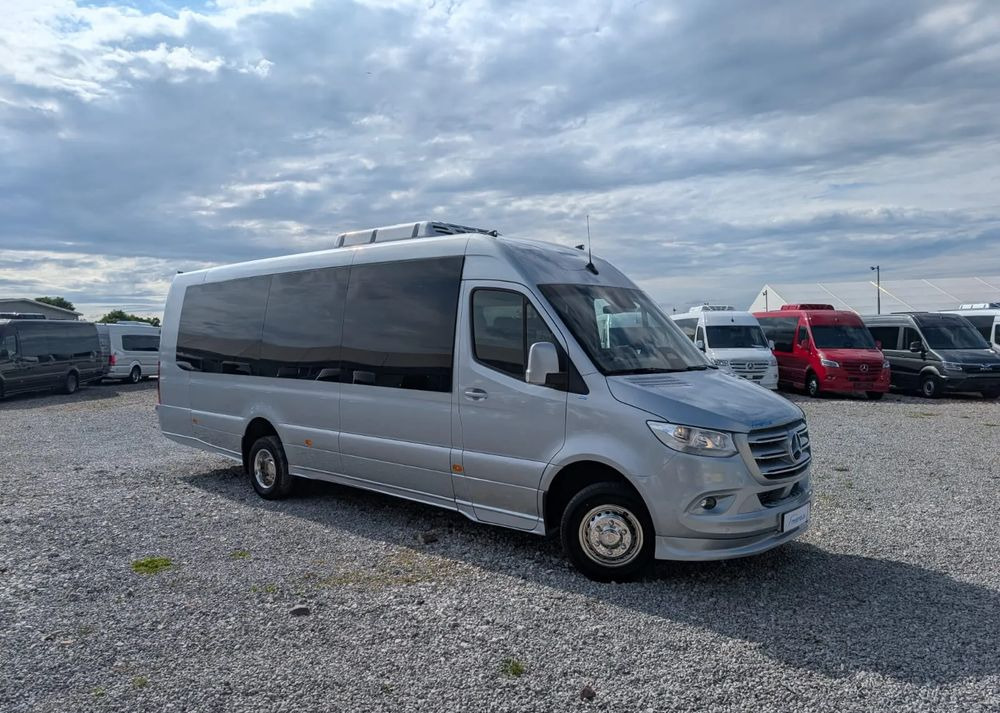 Mercedes-Benz Sprinter 519 - Minibusz, Kisbusz: 2 kép. Mercedes-Benz Sprinter 519 - Minibusz, Kisbusz: 2 kép.