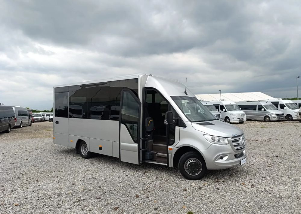 Mercedes-Benz Sprinter 519 - Minibusz, Kisbusz: 2 kép. Mercedes-Benz Sprinter 519 - Minibusz, Kisbusz: 2 kép.