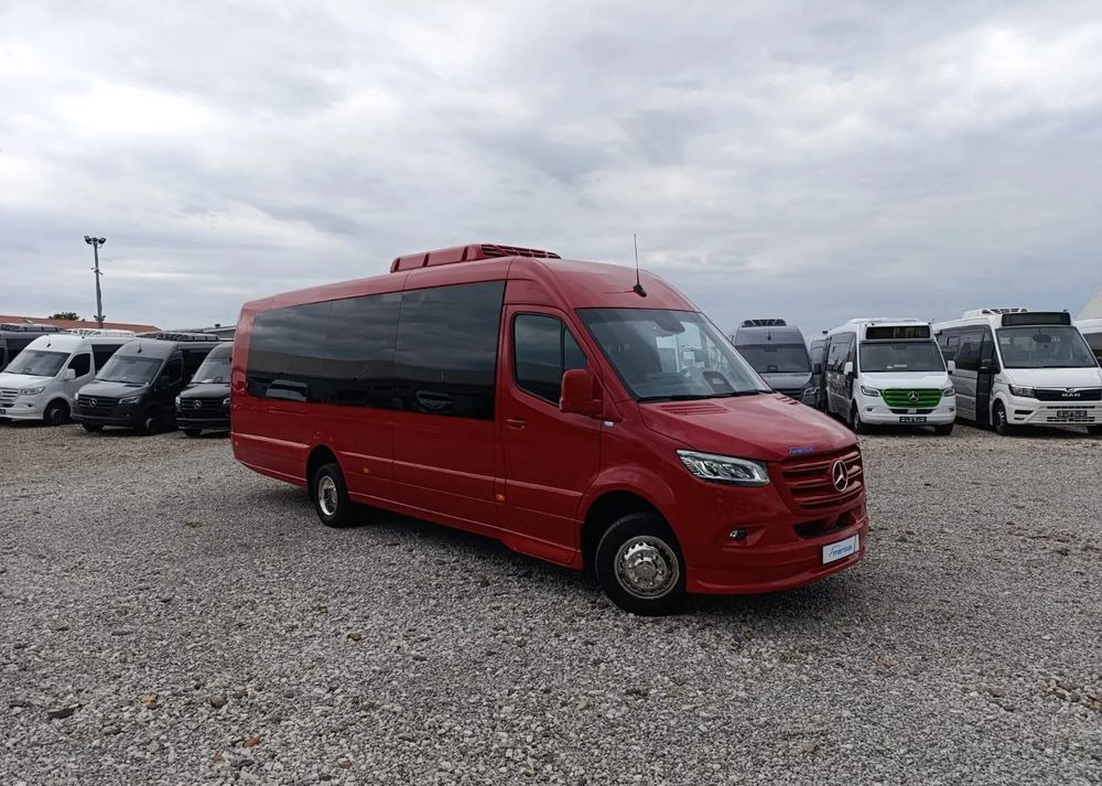 Mercedes-Benz Sprinter 519 - Minibusz, Kisbusz: 2 kép. Mercedes-Benz Sprinter 519 - Minibusz, Kisbusz: 2 kép.