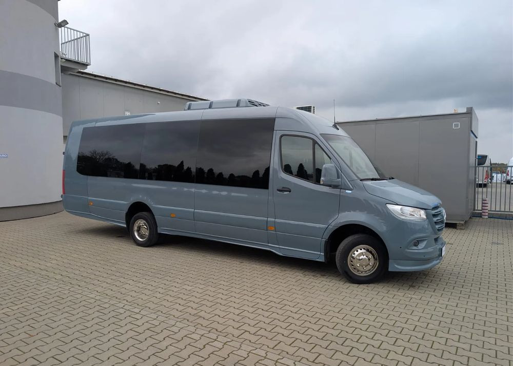 Mercedes-Benz Sprinter 519 - Minibusz, Kisbusz: 3 kép. Mercedes-Benz Sprinter 519 - Minibusz, Kisbusz: 3 kép.