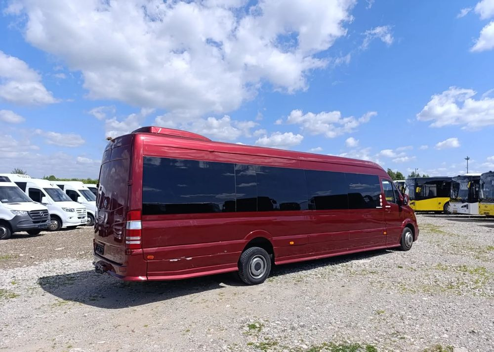 Mercedes-Benz Sprinter 519 - Minibusz, Kisbusz: 4 kép. Mercedes-Benz Sprinter 519 - Minibusz, Kisbusz: 4 kép.