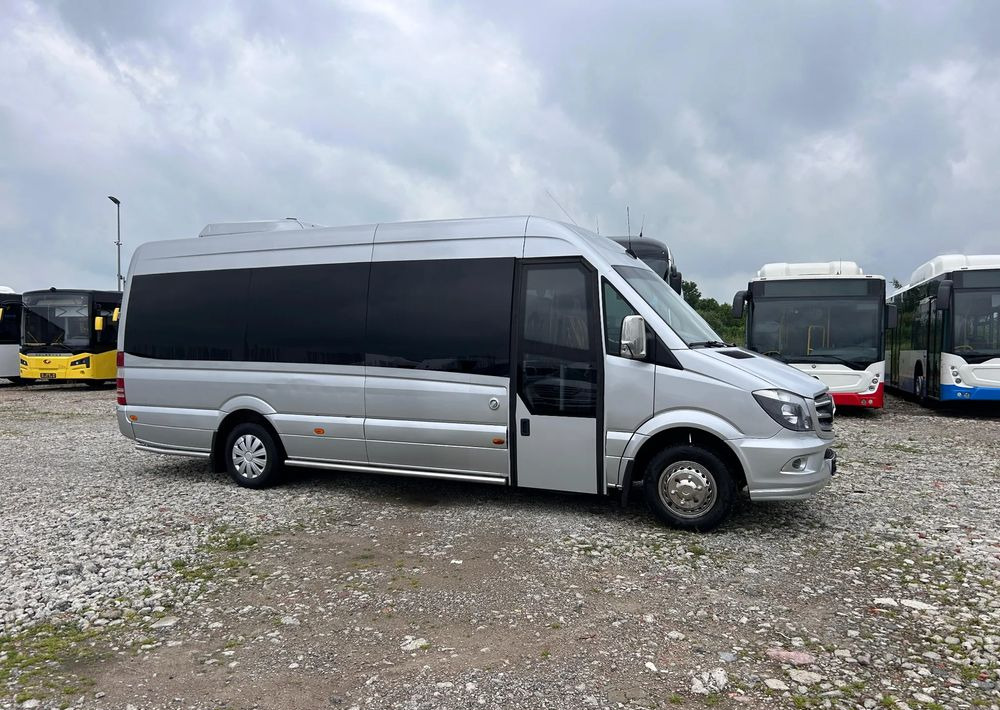 Mercedes-Benz Sprinter 519 - Minibusz, Kisbusz: 3 kép. Mercedes-Benz Sprinter 519 - Minibusz, Kisbusz: 3 kép.