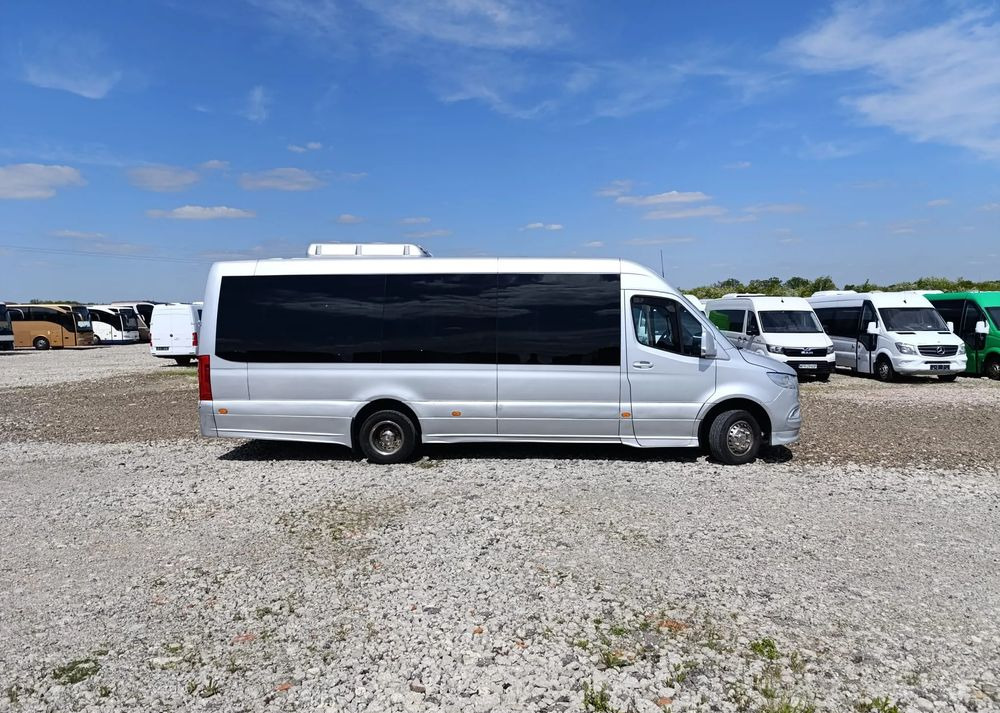 Mercedes-Benz Sprinter 519 - Minibusz, Kisbusz: 3 kép. Mercedes-Benz Sprinter 519 - Minibusz, Kisbusz: 3 kép.