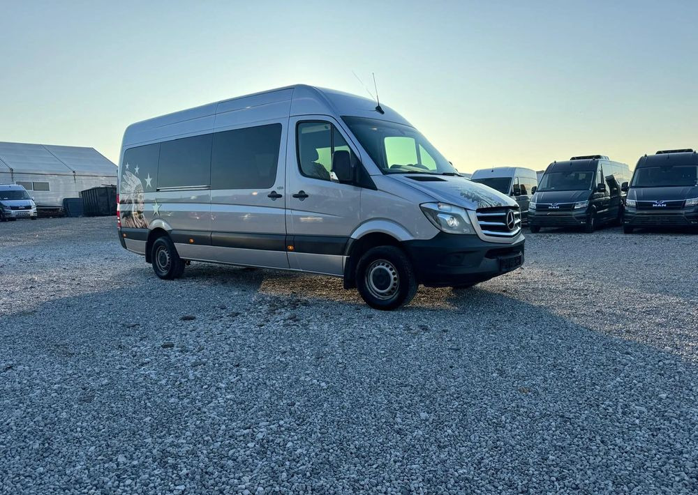Mercedes-Benz Sprinter - Minibusz, Kisbusz: 1 kép. Mercedes-Benz Sprinter - Minibusz, Kisbusz: 1 kép.