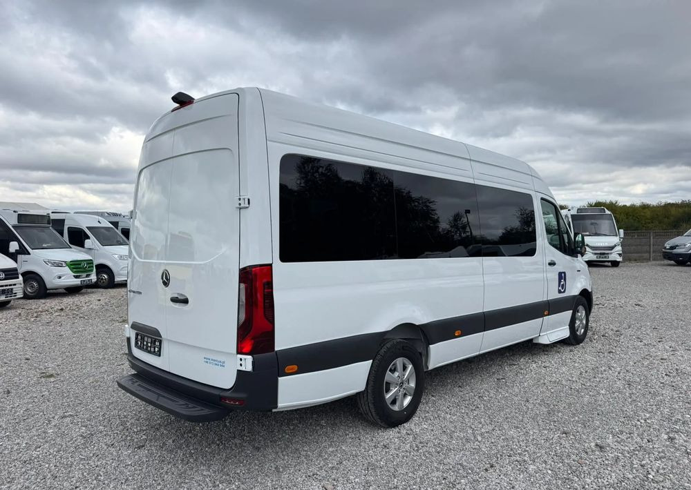 Mercedes-Benz Sprinter - Minibusz, Elektromos busz: 4 kép. Mercedes-Benz Sprinter - Minibusz, Elektromos busz: 4 kép.
