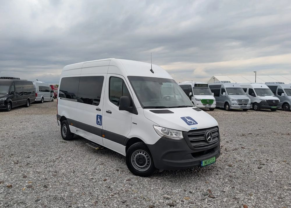 Mercedes-Benz Sprinter - Minibusz, Elektromos busz: 3 kép. Mercedes-Benz Sprinter - Minibusz, Elektromos busz: 3 kép.