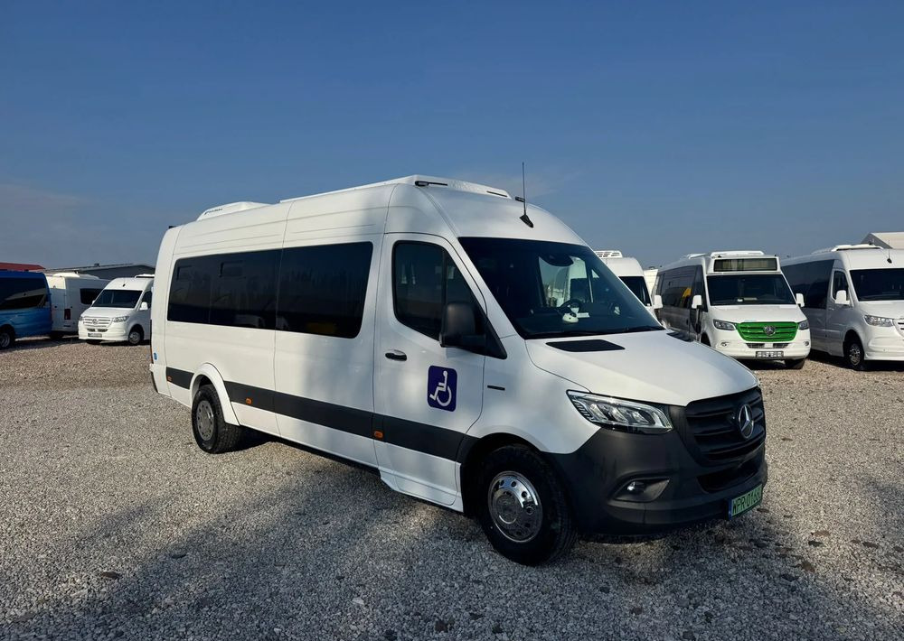 Mercedes-Benz Sprinter - Minibusz, Elektromos busz: 4 kép. Mercedes-Benz Sprinter - Minibusz, Elektromos busz: 4 kép.
