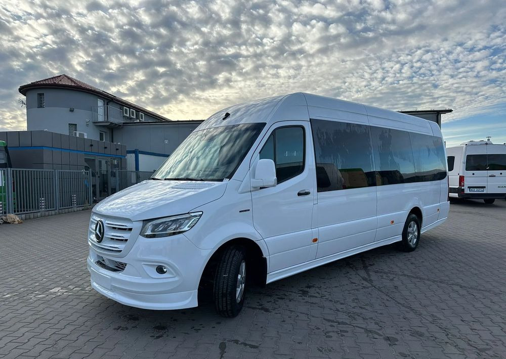 Mercedes-Benz Sprinter - Minibusz, Elektromos busz: 2 kép. Mercedes-Benz Sprinter - Minibusz, Elektromos busz: 2 kép.
