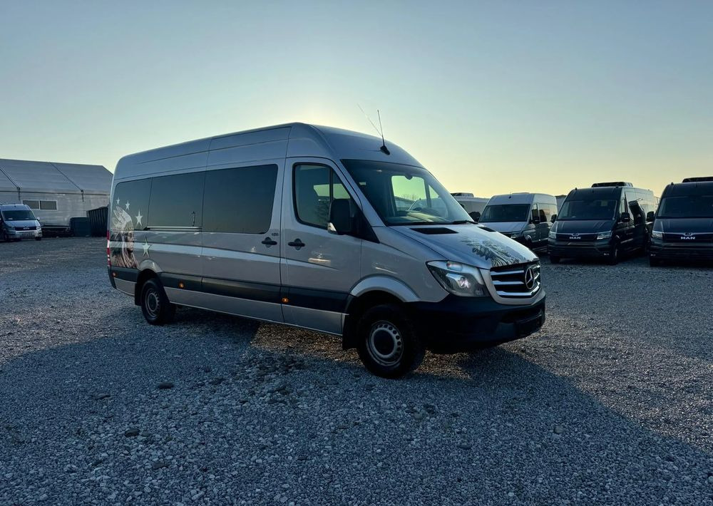 Mercedes-Benz Sprinter - Minibusz, Kisbusz: 2 kép. Mercedes-Benz Sprinter - Minibusz, Kisbusz: 2 kép.