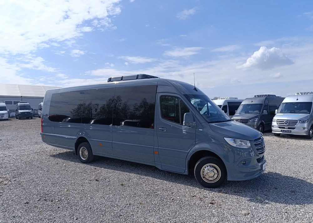 Mercedes-Benz Spritner 519 - Minibusz, Kisbusz: 2 kép. Mercedes-Benz Spritner 519 - Minibusz, Kisbusz: 2 kép.