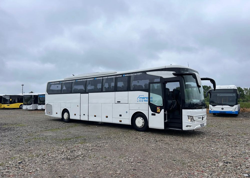 Mercedes-Benz Tourismo - Távolsági busz: 2 kép. Mercedes-Benz Tourismo - Távolsági busz: 2 kép.
