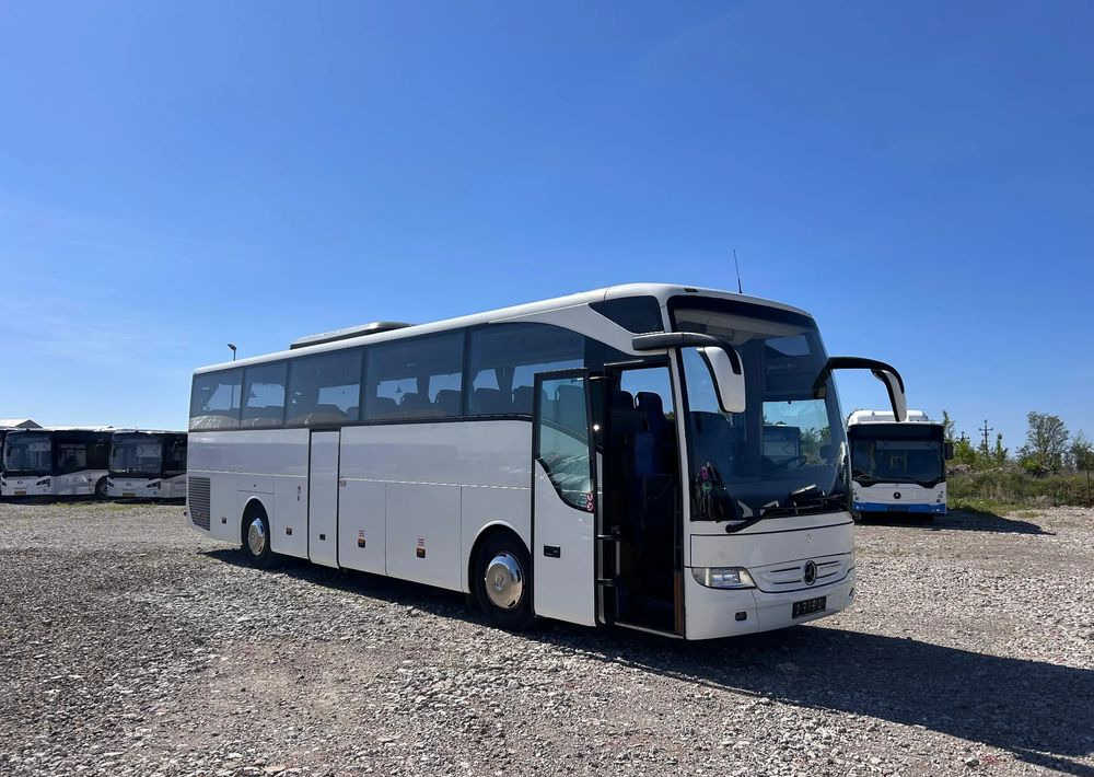 Mercedes-Benz Tourismo - Távolsági busz: 1 kép. Mercedes-Benz Tourismo - Távolsági busz: 1 kép.