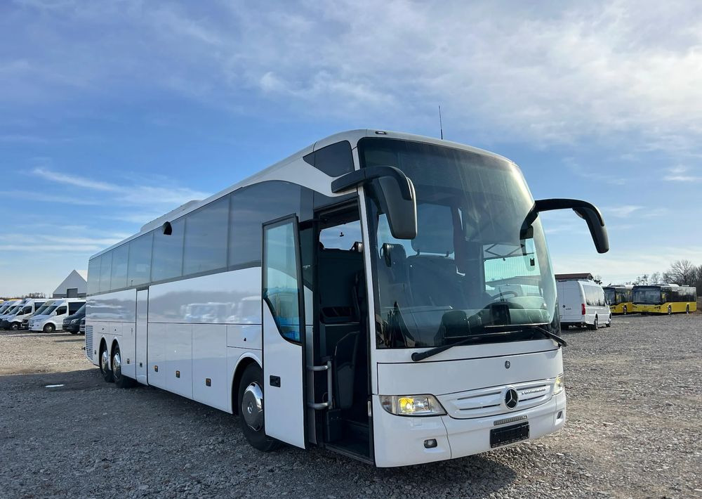 Mercedes-Benz Tourismo - Távolsági busz: 1 kép. Mercedes-Benz Tourismo - Távolsági busz: 1 kép.