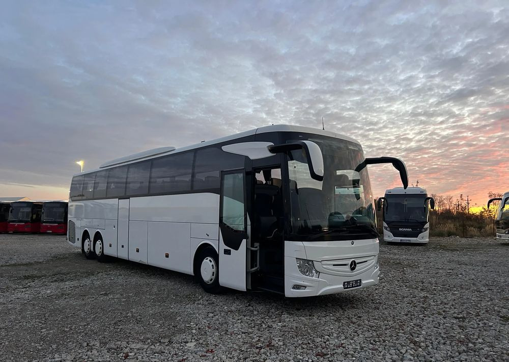 Mercedes-Benz Tourismo - Távolsági busz: 1 kép. Mercedes-Benz Tourismo - Távolsági busz: 1 kép.