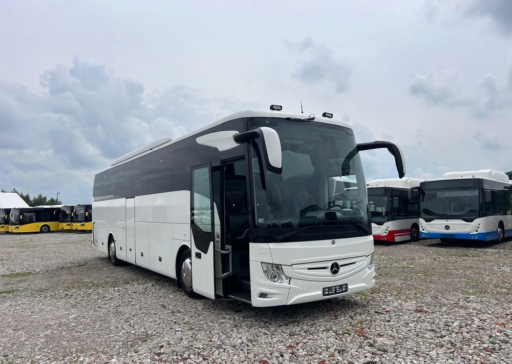 Mercedes-Benz Tourismo - Távolsági busz: 1 kép. Mercedes-Benz Tourismo - Távolsági busz: 1 kép.