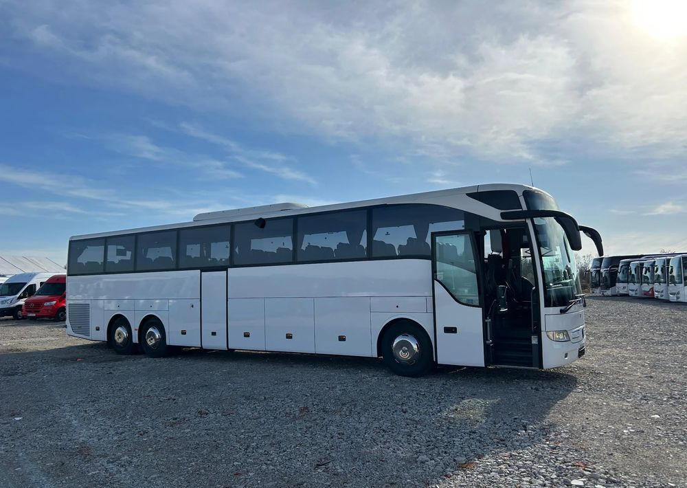 Mercedes-Benz Tourismo - Távolsági busz: 3 kép. Mercedes-Benz Tourismo - Távolsági busz: 3 kép.
