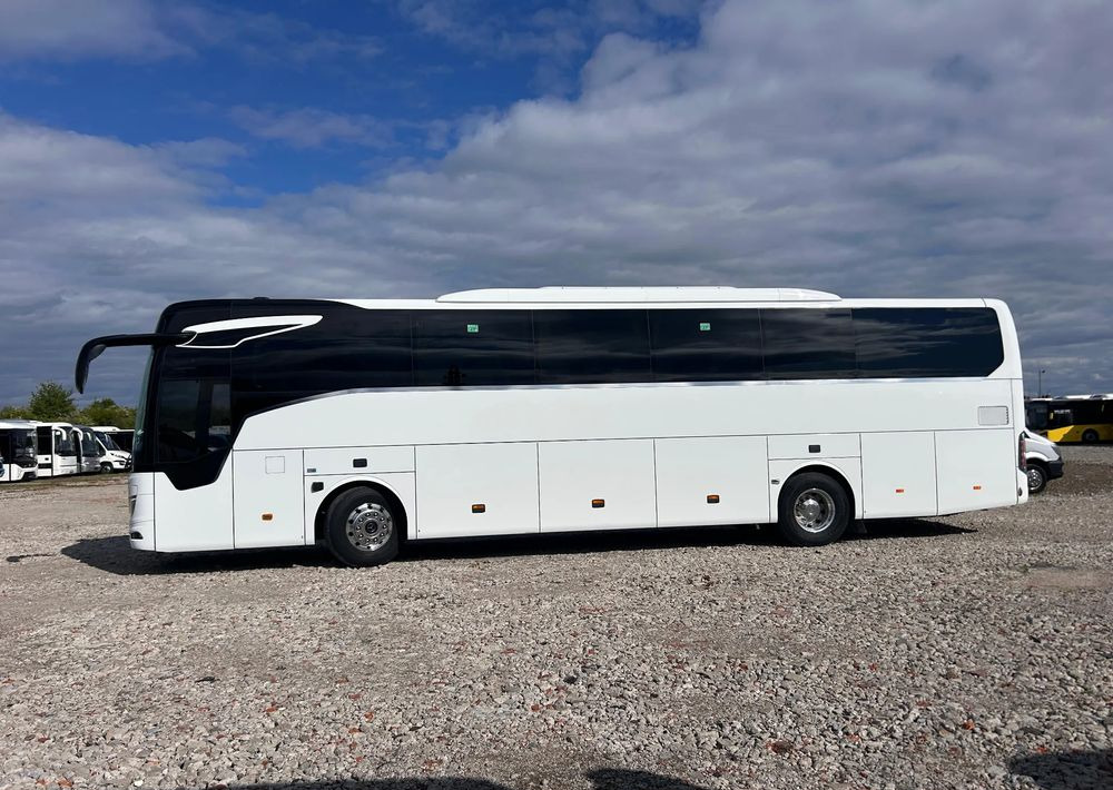 Mercedes-Benz Tourismo - Távolsági busz: 5 kép. Mercedes-Benz Tourismo - Távolsági busz: 5 kép.