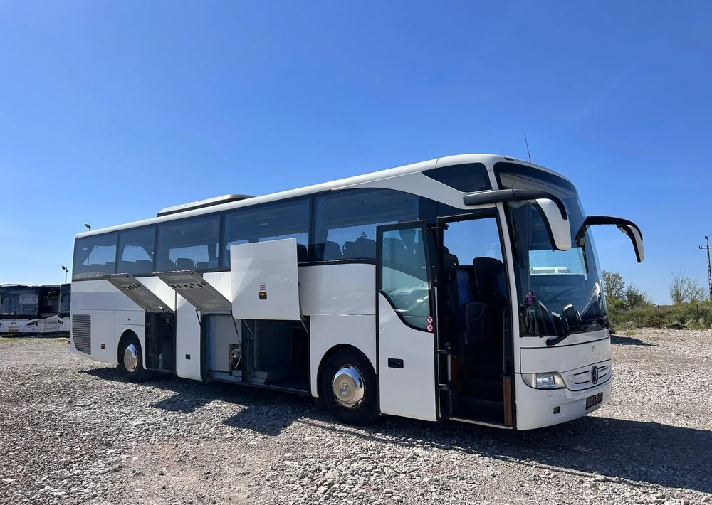 Mercedes-Benz Tourismo - Távolsági busz: 5 kép. Mercedes-Benz Tourismo - Távolsági busz: 5 kép.