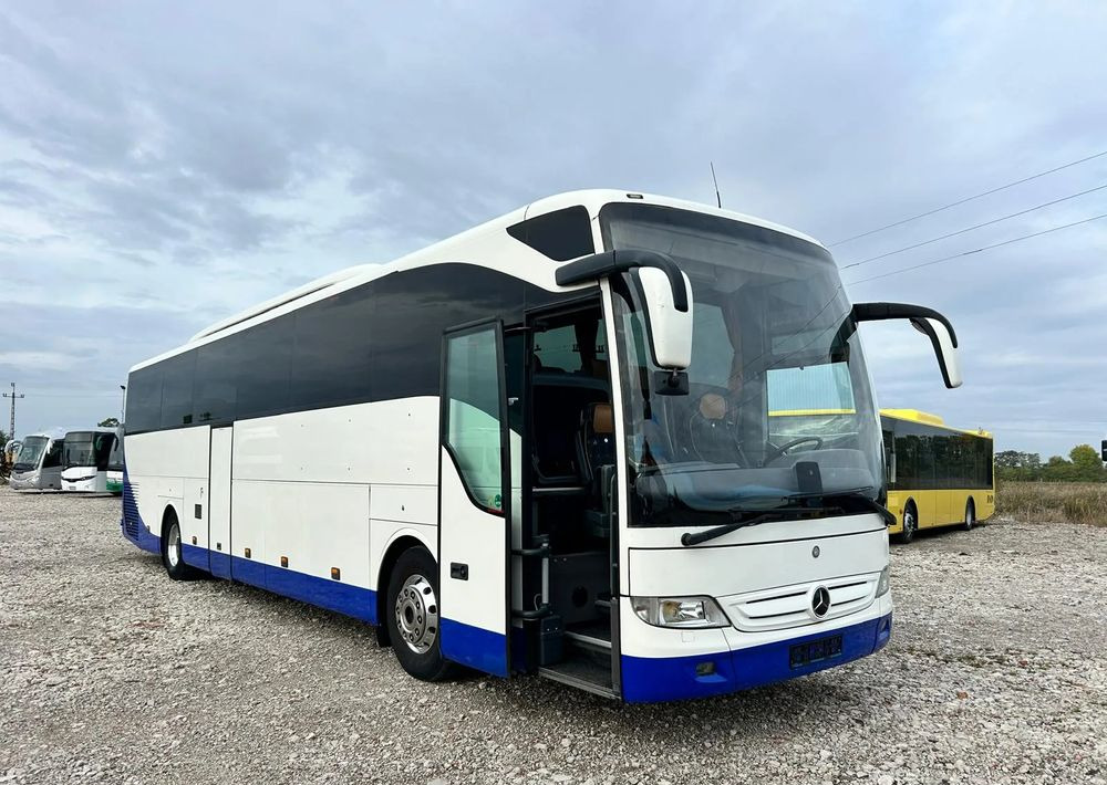 Mercedes-Benz Tourismo - Távolsági busz: 1 kép. Mercedes-Benz Tourismo - Távolsági busz: 1 kép.
