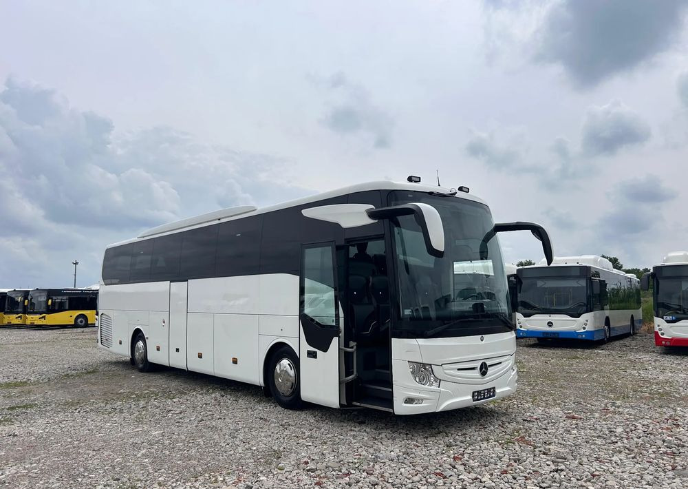 Mercedes-Benz Tourismo - Távolsági busz: 2 kép. Mercedes-Benz Tourismo - Távolsági busz: 2 kép.
