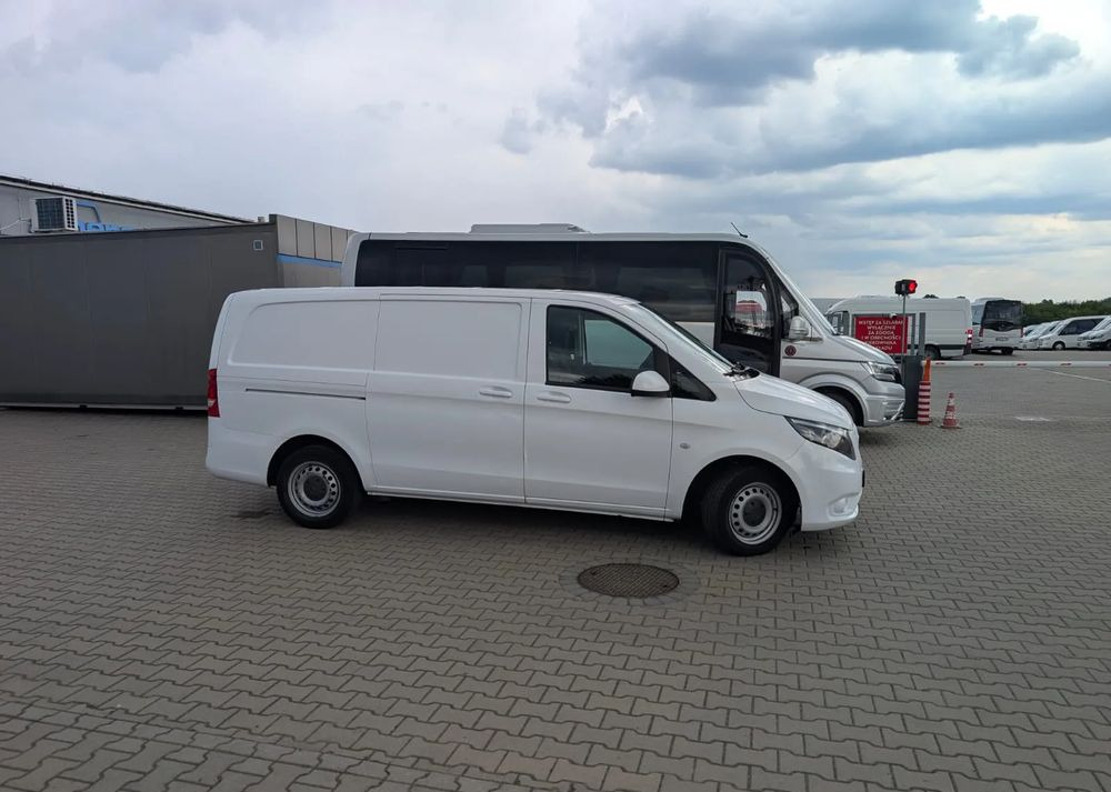 Mercedes-Benz Vito 116 - Furgon: 3 kép. Mercedes-Benz Vito 116 - Furgon: 3 kép.