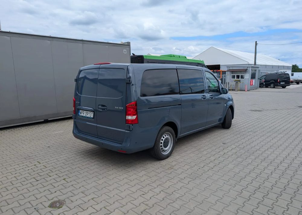 Mercedes-Benz Vito - Duplakabinos kisteherautó: 4 kép. Mercedes-Benz Vito - Duplakabinos kisteherautó: 4 kép.