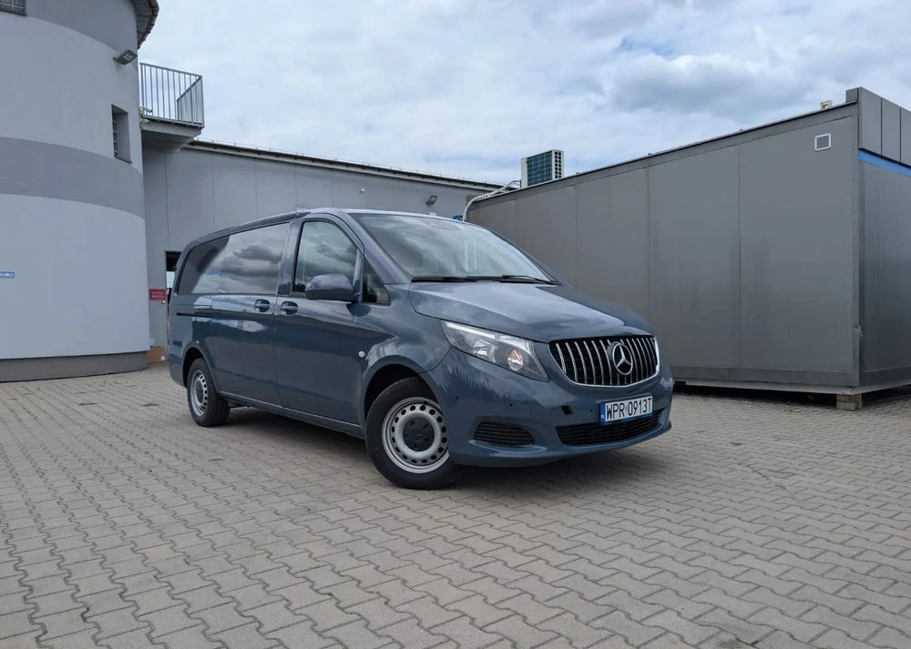 Mercedes-Benz Vito - Duplakabinos kisteherautó: 1 kép. Mercedes-Benz Vito - Duplakabinos kisteherautó: 1 kép.