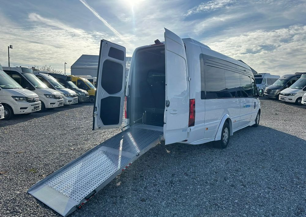 Mercedes-Benz eSprinter - Minibusz, Elektromos busz: 4 kép. Mercedes-Benz eSprinter - Minibusz, Elektromos busz: 4 kép.