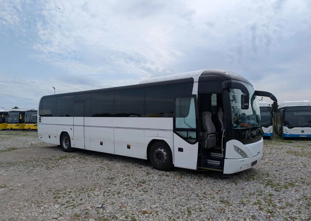Neoplan Tourliner - Távolsági busz: 2 kép. Neoplan Tourliner - Távolsági busz: 2 kép.