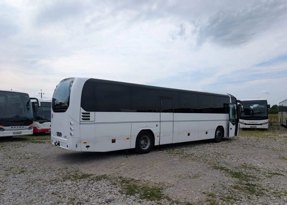 Neoplan Tourliner - Távolsági busz: 4 kép. Neoplan Tourliner - Távolsági busz: 4 kép.