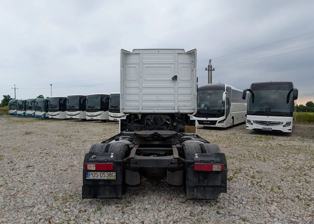 Renault Magnum - Nyergesvontató: 5 kép. Renault Magnum - Nyergesvontató: 5 kép.