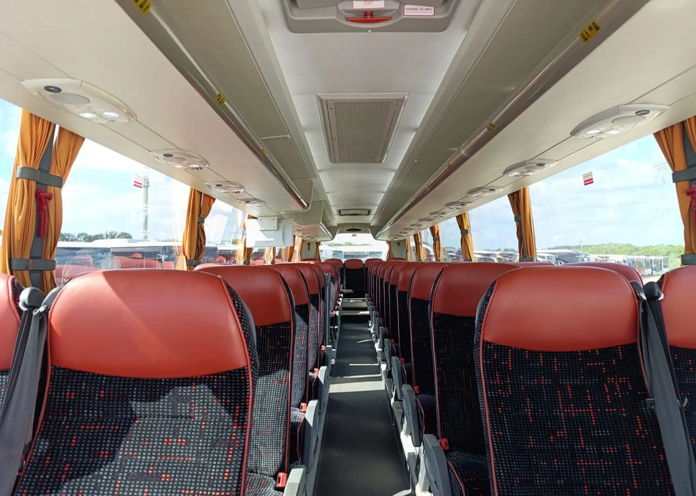 Távolsági busz Scania HIGER: 18 kép. Távolsági busz Scania HIGER: 18 kép.