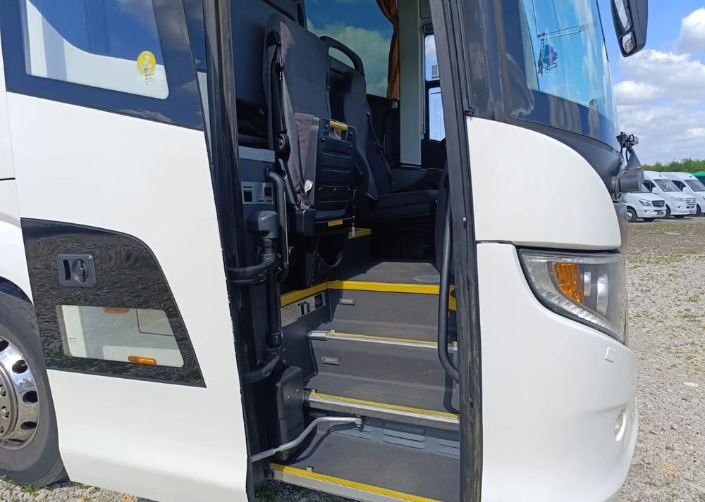 Távolsági busz Scania HIGER: 13 kép. Távolsági busz Scania HIGER: 13 kép.