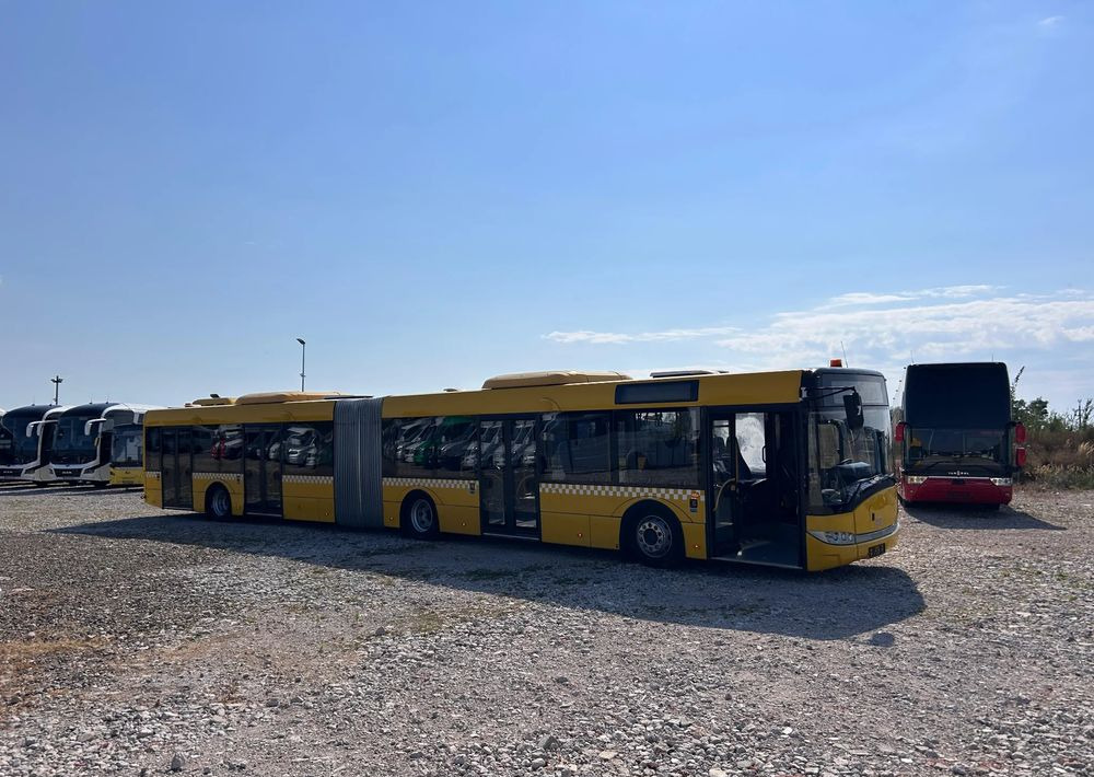 Solaris URBINO 18LE - Csuklós busz: 2 kép. Solaris URBINO 18LE - Csuklós busz: 2 kép.