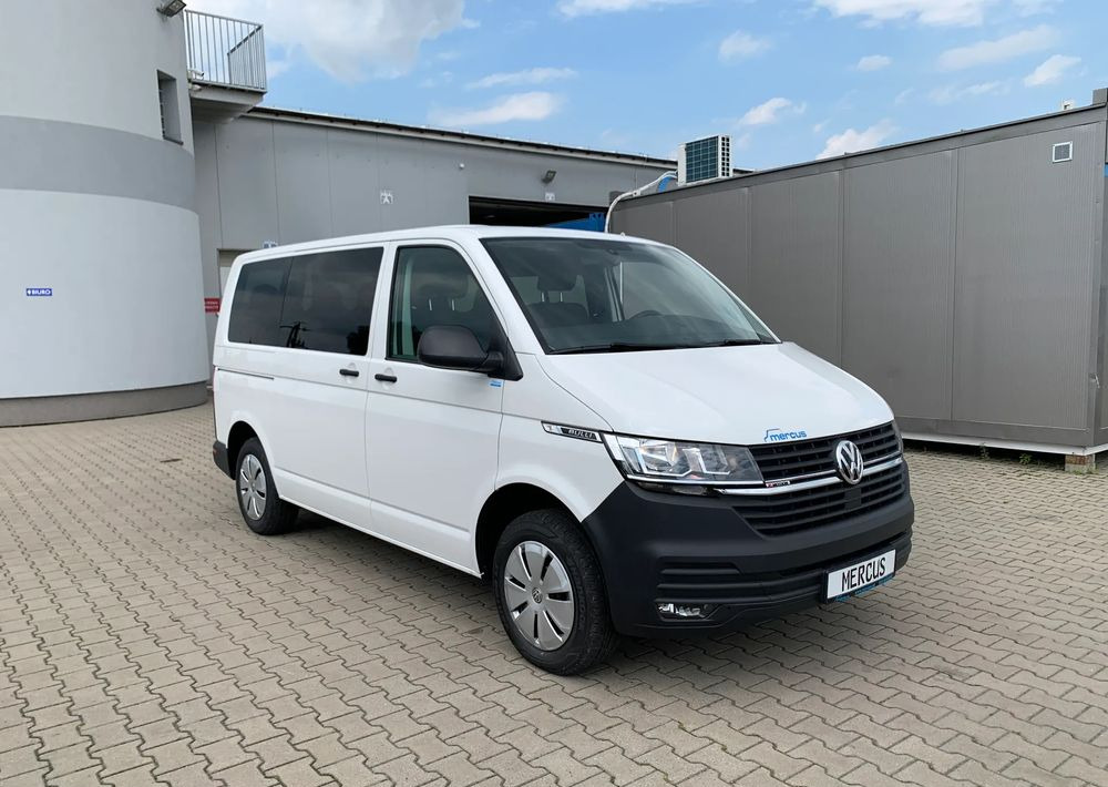 Volkswagen Transporter - Minibusz, Kisbusz: 2 kép. Volkswagen Transporter - Minibusz, Kisbusz: 2 kép.