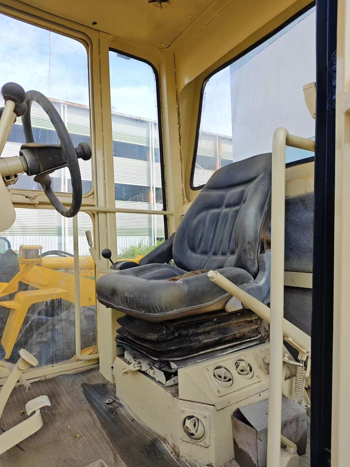 CAT 140H - Gréder: 4 kép. CAT 140H - Gréder: 4 kép.