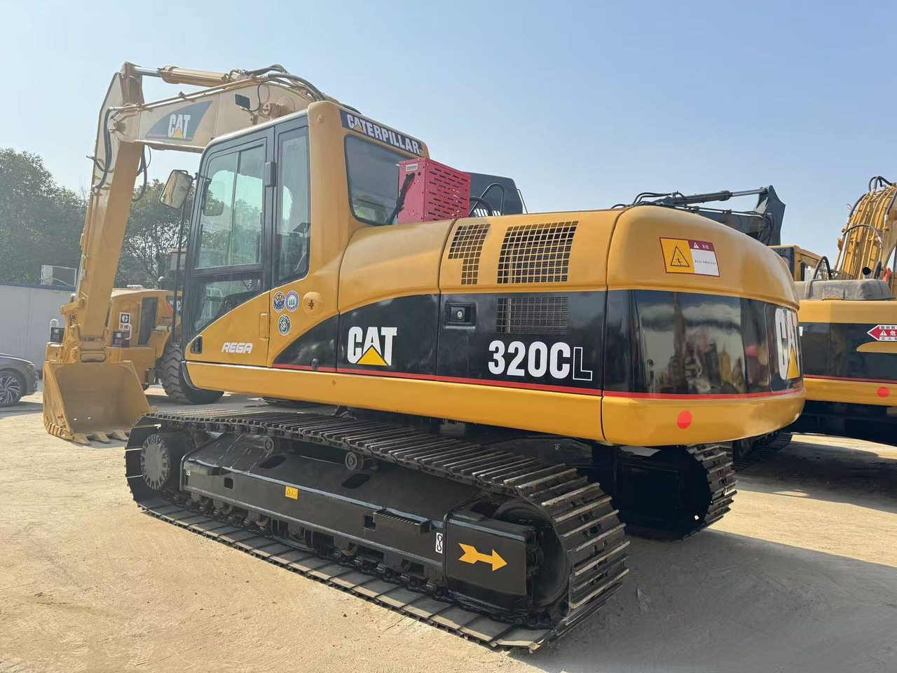 CAT 320CL - Lánctalpas kotró: 3 kép. CAT 320CL - Lánctalpas kotró: 3 kép.