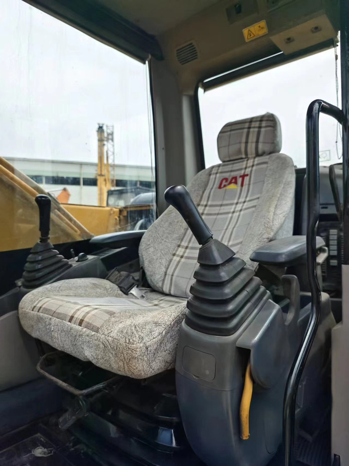 CAT 320D 320D2 320DL - Lánctalpas kotró: 5 kép. CAT 320D 320D2 320DL - Lánctalpas kotró: 5 kép.