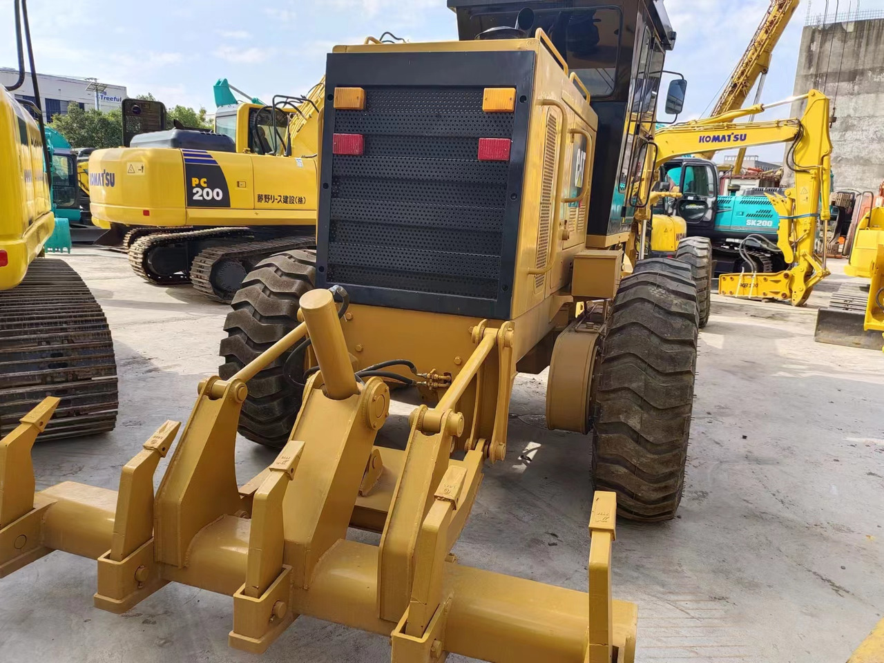 CATERPILLAR 140H - Gréder: 1 kép. CATERPILLAR 140H - Gréder: 1 kép.