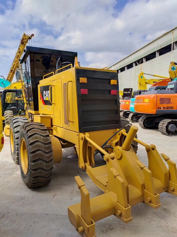 CATERPILLAR 140H - Gréder: 5 kép. CATERPILLAR 140H - Gréder: 5 kép.