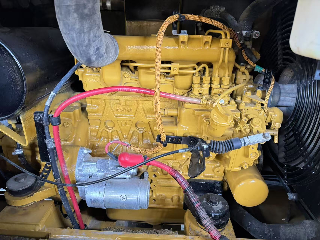 CATERPILLAR 305.5E2 CAT 305 308 306 307 - Minikotró: 4 kép. CATERPILLAR 305.5E2 CAT 305 308 306 307 - Minikotró: 4 kép.