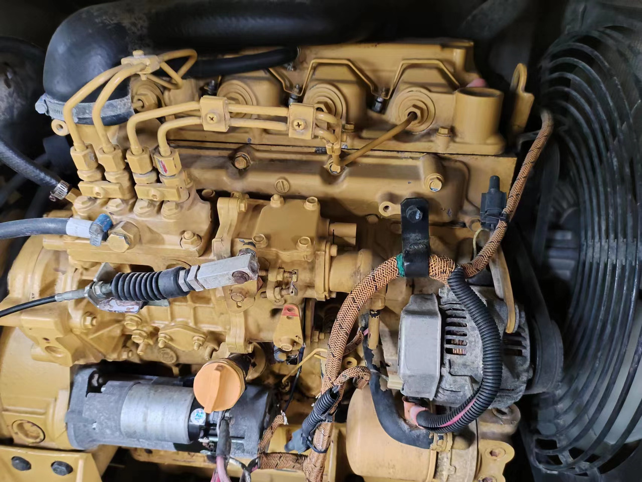 CATERPILLAR 306E2 - Minikotró: 3 kép. CATERPILLAR 306E2 - Minikotró: 3 kép.
