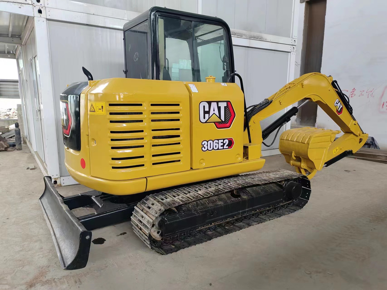 CATERPILLAR 306E2 - Minikotró: 1 kép. CATERPILLAR 306E2 - Minikotró: 1 kép.