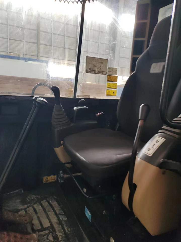 CATERPILLAR 306E2 - Minikotró: 4 kép. CATERPILLAR 306E2 - Minikotró: 4 kép.