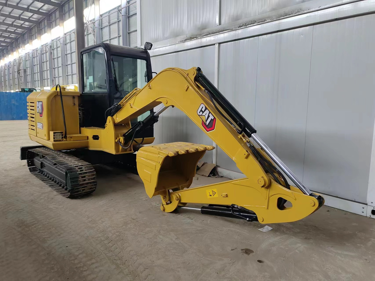 CATERPILLAR 306E2 - Minikotró: 1 kép. CATERPILLAR 306E2 - Minikotró: 1 kép.