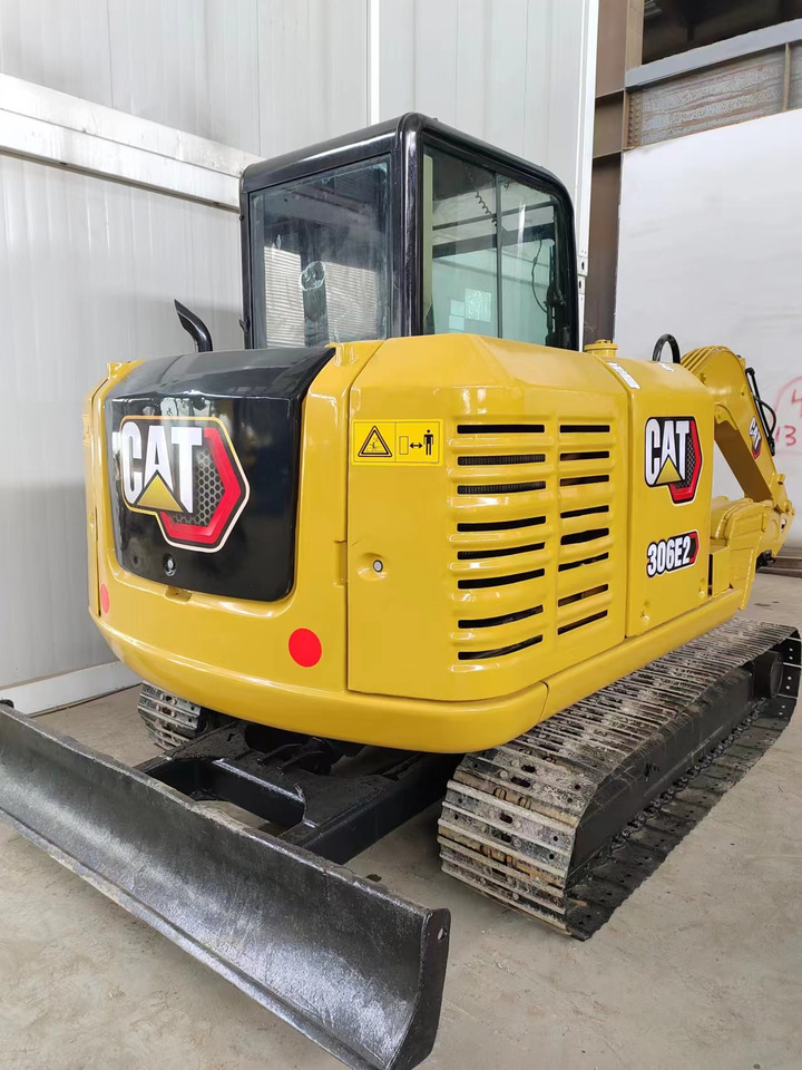 CATERPILLAR 306E2 - Minikotró: 4 kép. CATERPILLAR 306E2 - Minikotró: 4 kép.