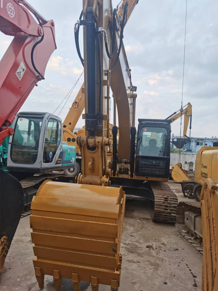 CATERPILLAR 315D - Lánctalpas kotró: 3 kép. CATERPILLAR 315D - Lánctalpas kotró: 3 kép.