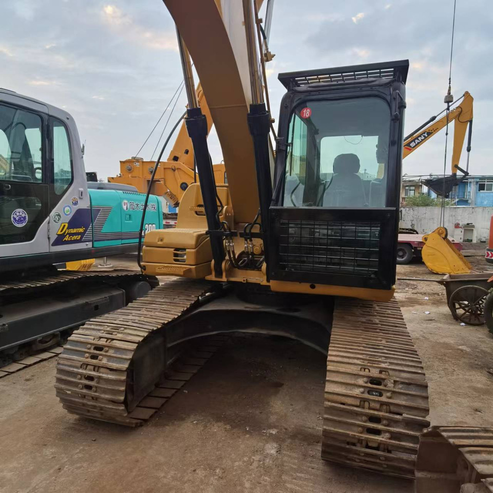 CATERPILLAR 315D - Lánctalpas kotró: 4 kép. CATERPILLAR 315D - Lánctalpas kotró: 4 kép.