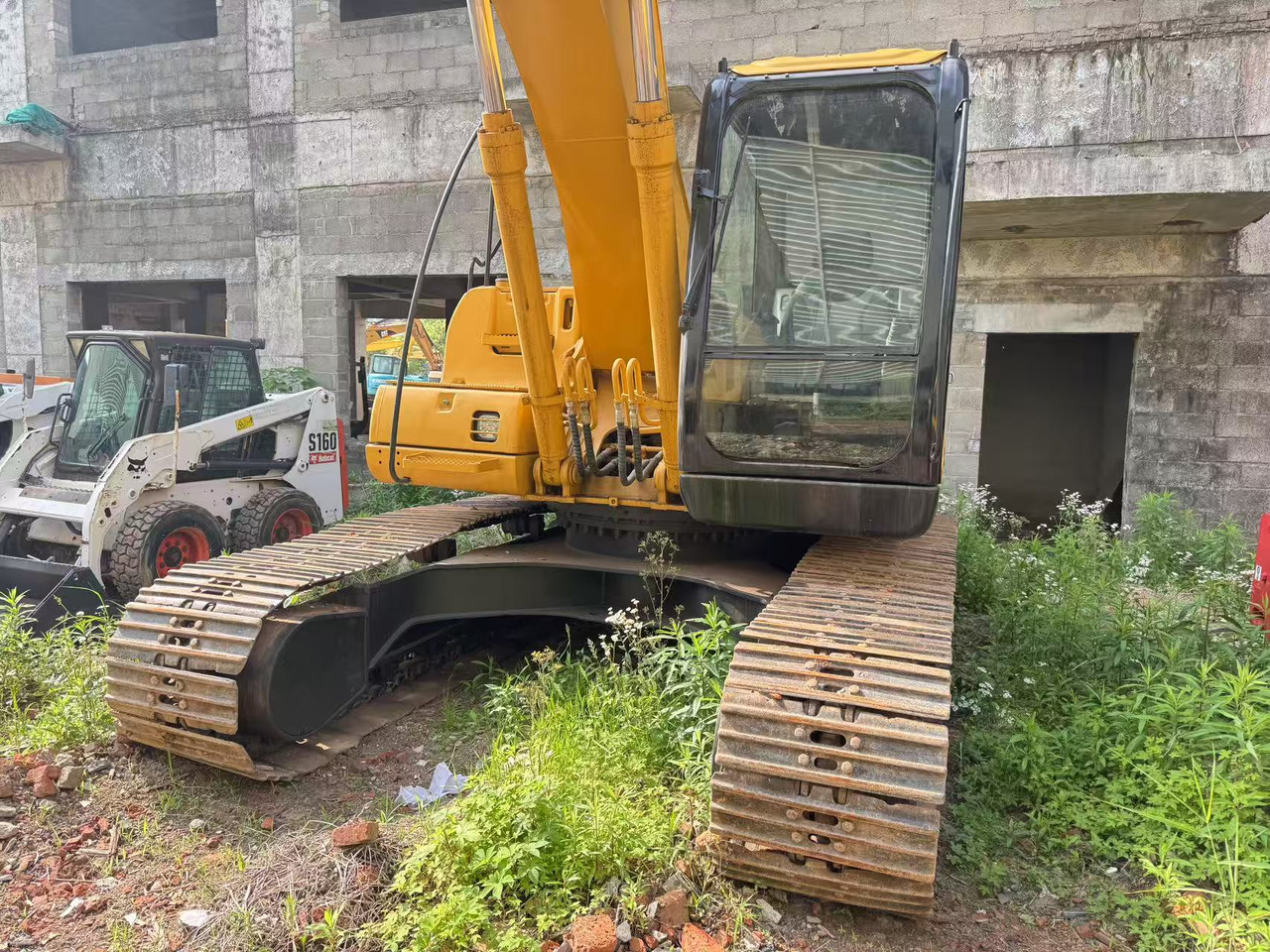 CATERPILLAR 320CL CAT - Lánctalpas kotró: 2 kép. CATERPILLAR 320CL CAT - Lánctalpas kotró: 2 kép.