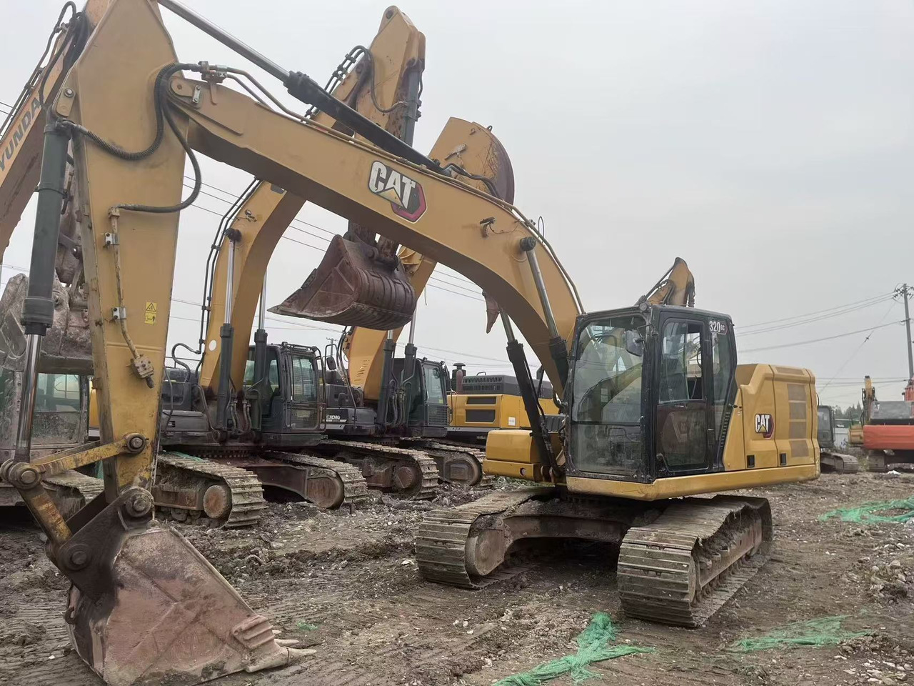 CATERPILLAR 320GC CAT - Lánctalpas kotró: 1 kép. CATERPILLAR 320GC CAT - Lánctalpas kotró: 1 kép.